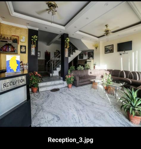 Hotel Today, Katra