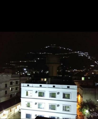 Hotel Today, Katra