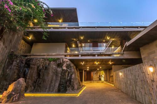 Villa Saffronstays Orion, Khandala