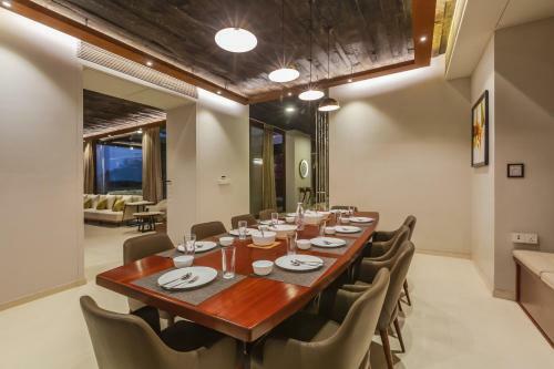 Villa Saffronstays Orion, Khandala