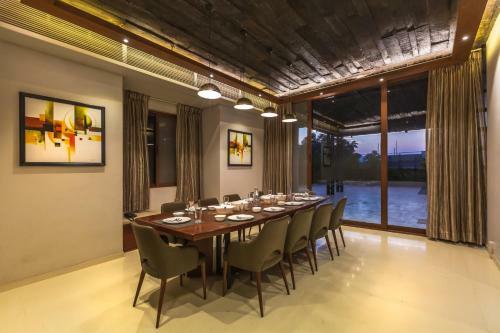 Villa Saffronstays Orion, Khandala