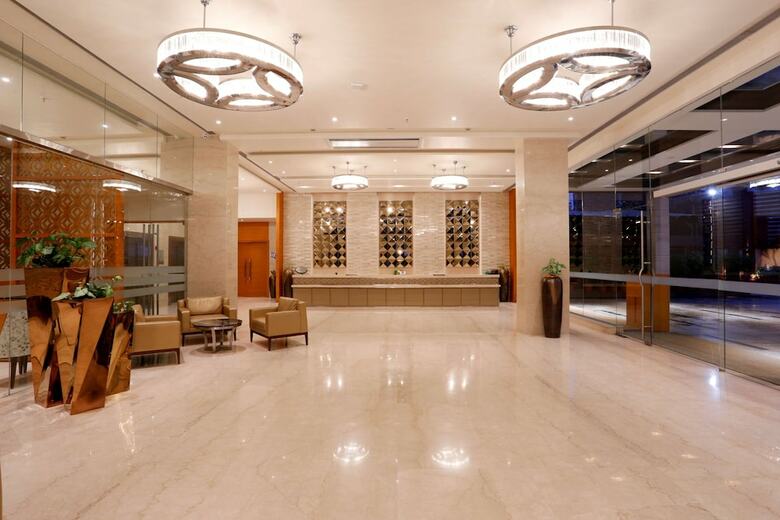 Hotel Nataraj Sarovar Portico