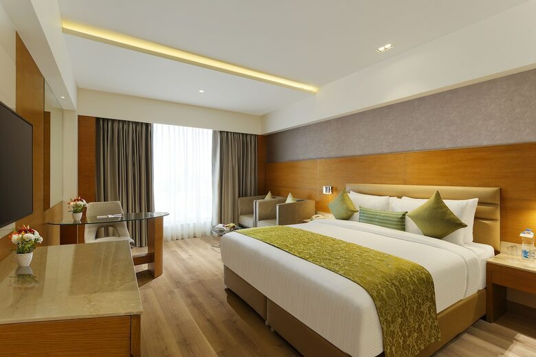 Hotel Nataraj Sarovar Portico