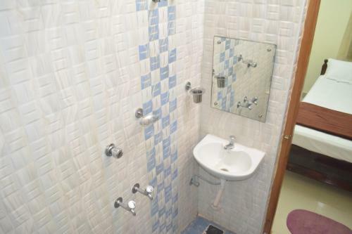 Hostal Jp Nivaas Guest House