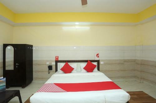 Oyo 18817 Hotel Skyzone Madhuvan