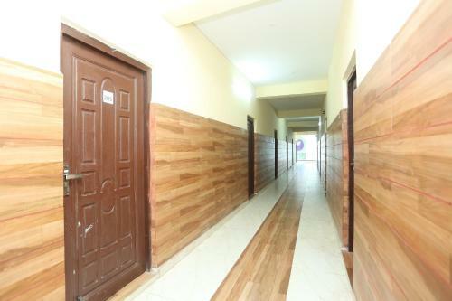 Oyo 18817 Hotel Skyzone Madhuvan