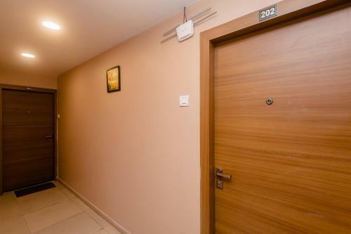 Oyo 26179 Hotel Shivrai