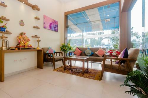 Oyo 26179 Hotel Shivrai