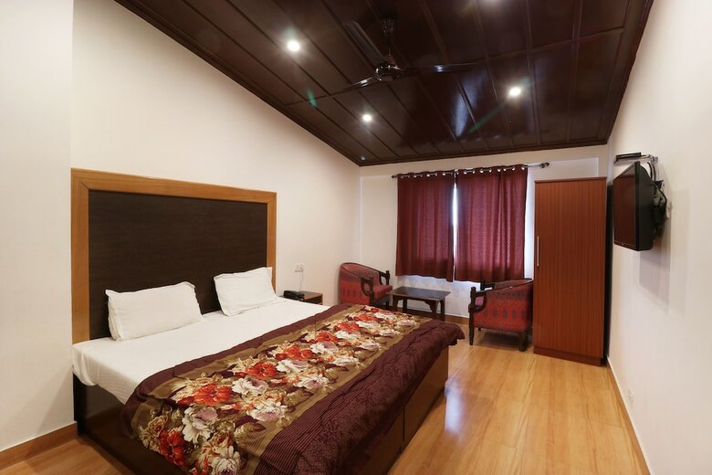 Hotel Himalayan Club