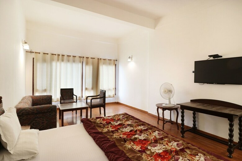 Hotel Himalayan Club
