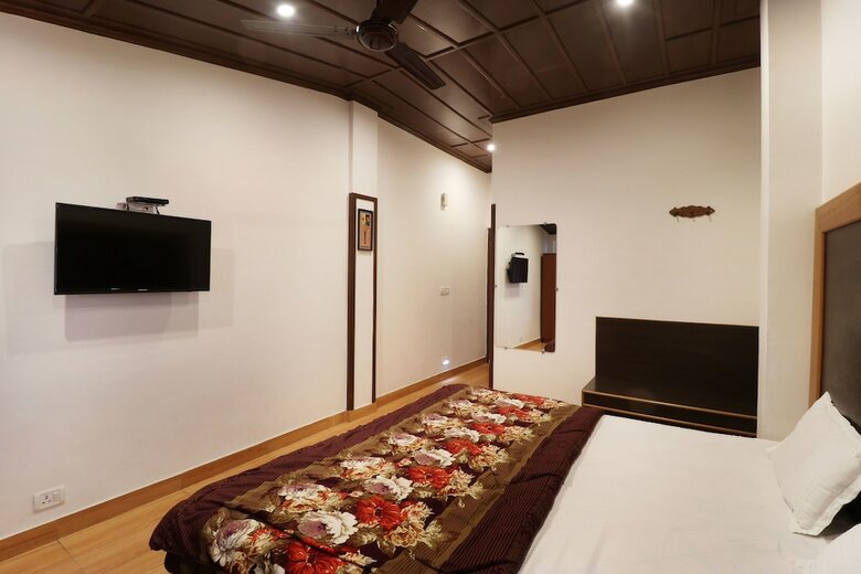 Hotel Himalayan Club