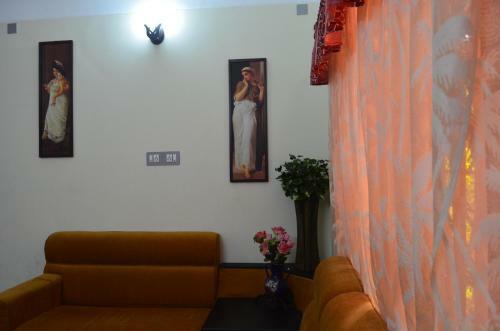 Anna Apartments