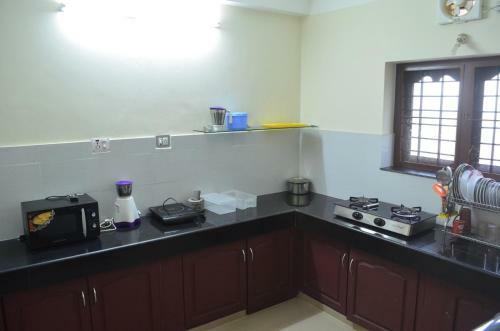 Anna Apartments