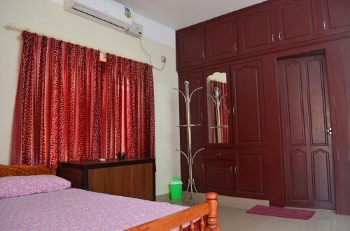 Anna Apartments