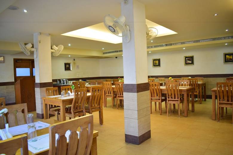 Hotel Pams Residency