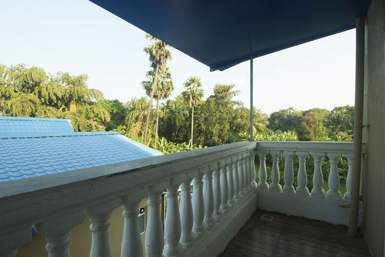 Hotel Oyo 22919 Blue Roof Sea Side