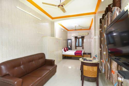 Hotel Oyo 7747 Ss Residency