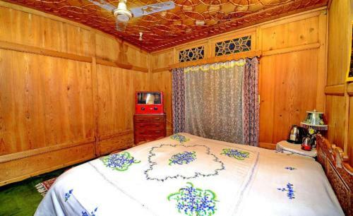 Umbrella House Boat