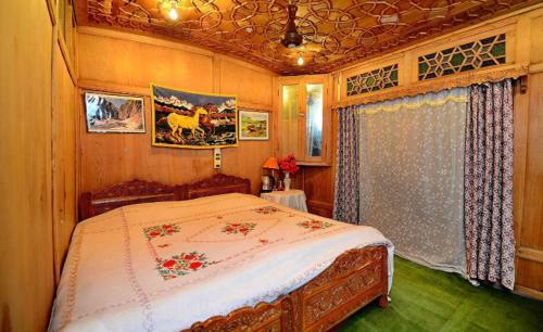 Umbrella House Boat