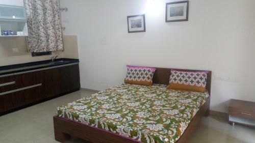 Studio Apartment By Tripvillas