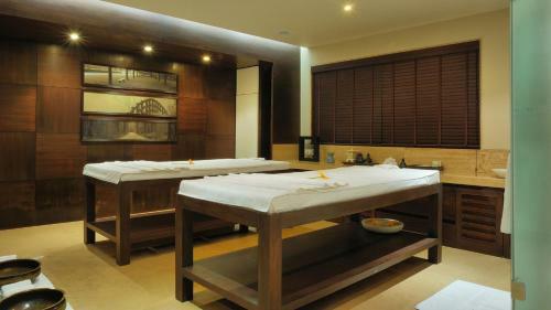 Hotel Madhubhan Resort & Spa
