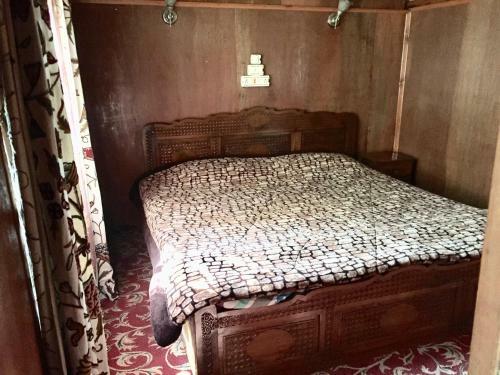 Hostal Taif Houseboat