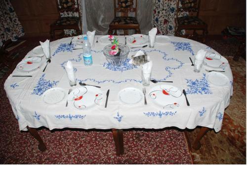Hostal Taif Houseboat
