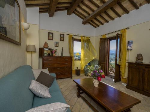 Splendid Apartment With Pool In Monte San Martino