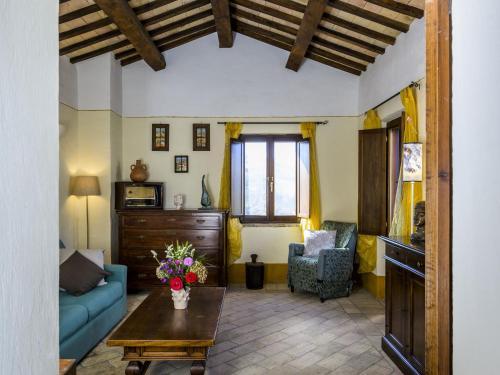 Splendid Apartment With Pool In Monte San Martino