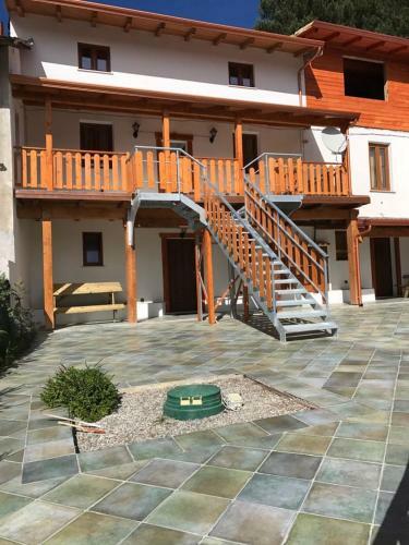 Lorica Suite