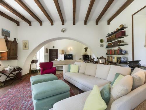 Lesa Villa Sleeps 8 Pool Air Con Wifi