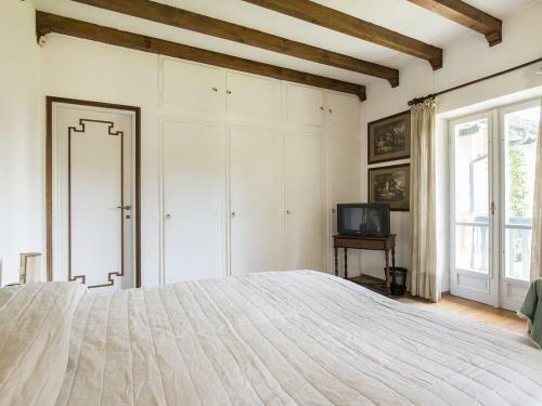 Lesa Villa Sleeps 8 Pool Air Con Wifi