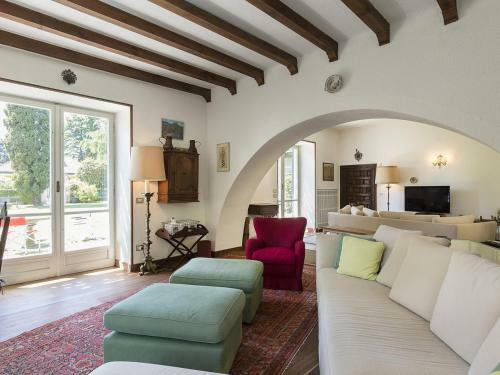 Lesa Villa Sleeps 8 Pool Air Con Wifi