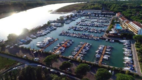 Marina Uno Floating Resort