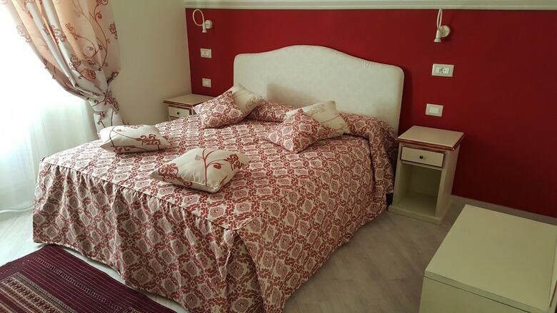 Five Roses Bed & Breakfast