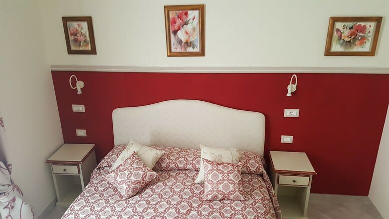 Five Roses Bed & Breakfast