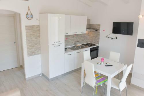 Apartment In Isola Rossa 36087