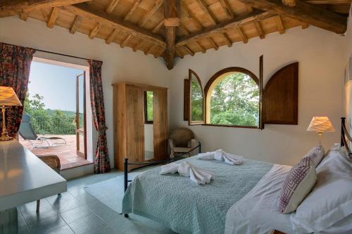 Castello Villa Sleeps 8 Pool Wifi