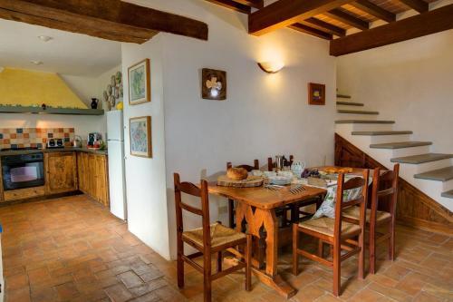 Castello Villa Sleeps 8 Pool Wifi