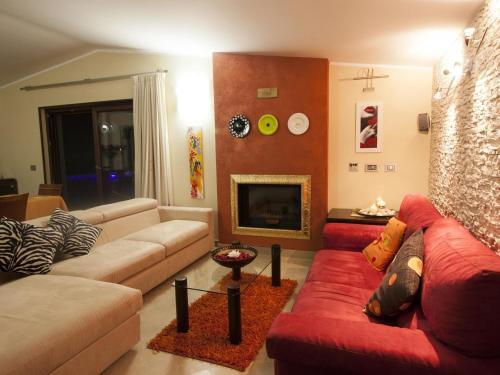 Stunning Holiday Home In Melissano With Swimming Pool