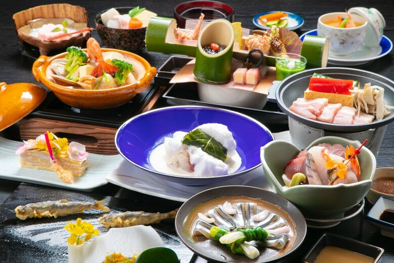 Hitoyoshi Onsen Nabeyahonkan
