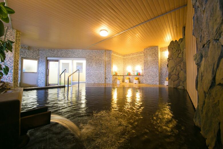 Hitoyoshi Onsen Nabeyahonkan