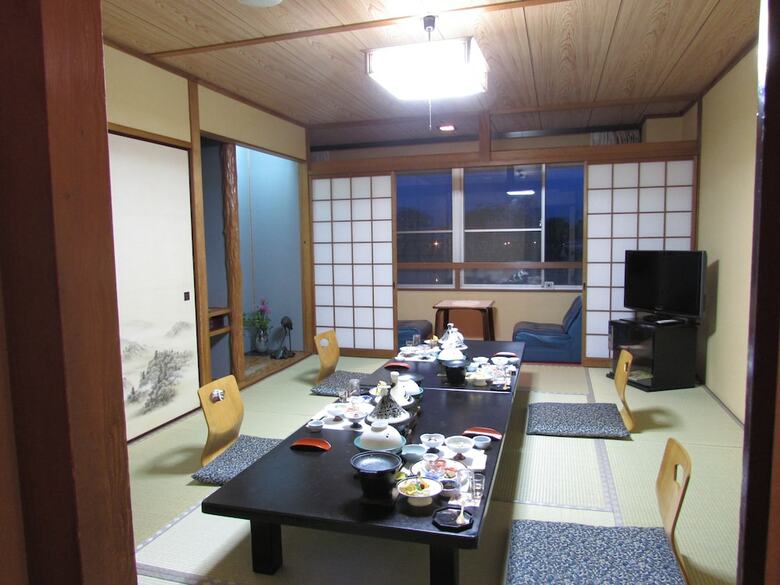 Hitoyoshi Onsen Nabeyahonkan