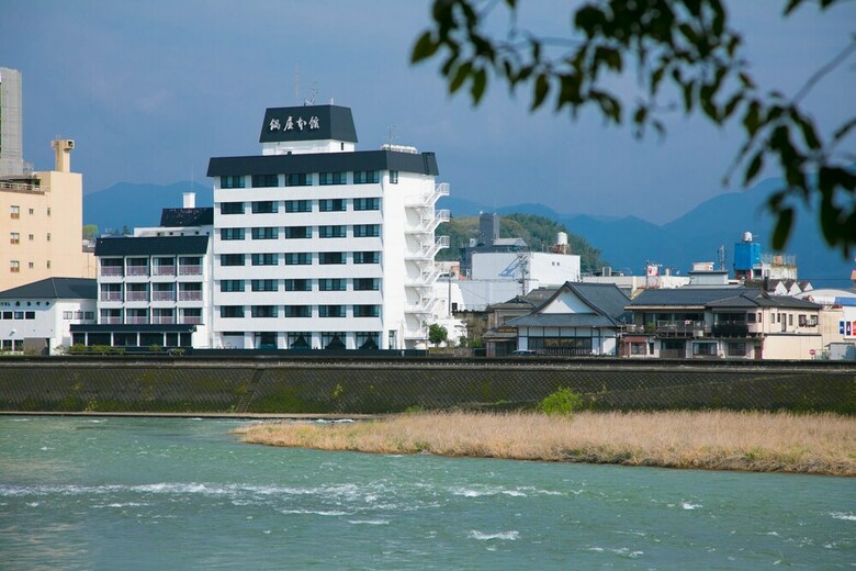 Hitoyoshi Onsen Nabeyahonkan