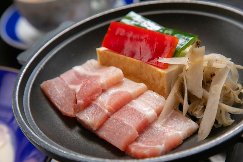 Hitoyoshi Onsen Nabeyahonkan