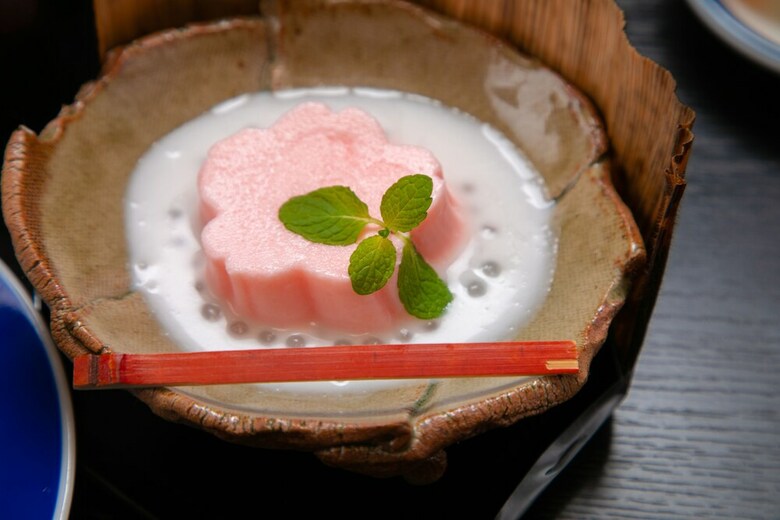 Hitoyoshi Onsen Nabeyahonkan