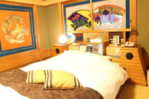 Munakata Pal (Love Hotel)