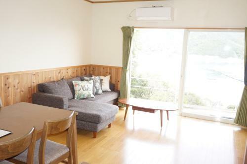 Tsubaki House