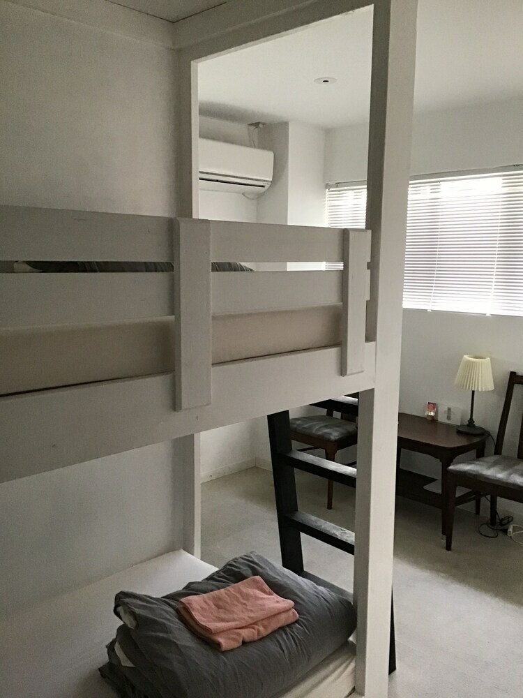 The Lanai Hostel