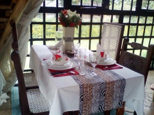 Samawati Lakeside Cottages